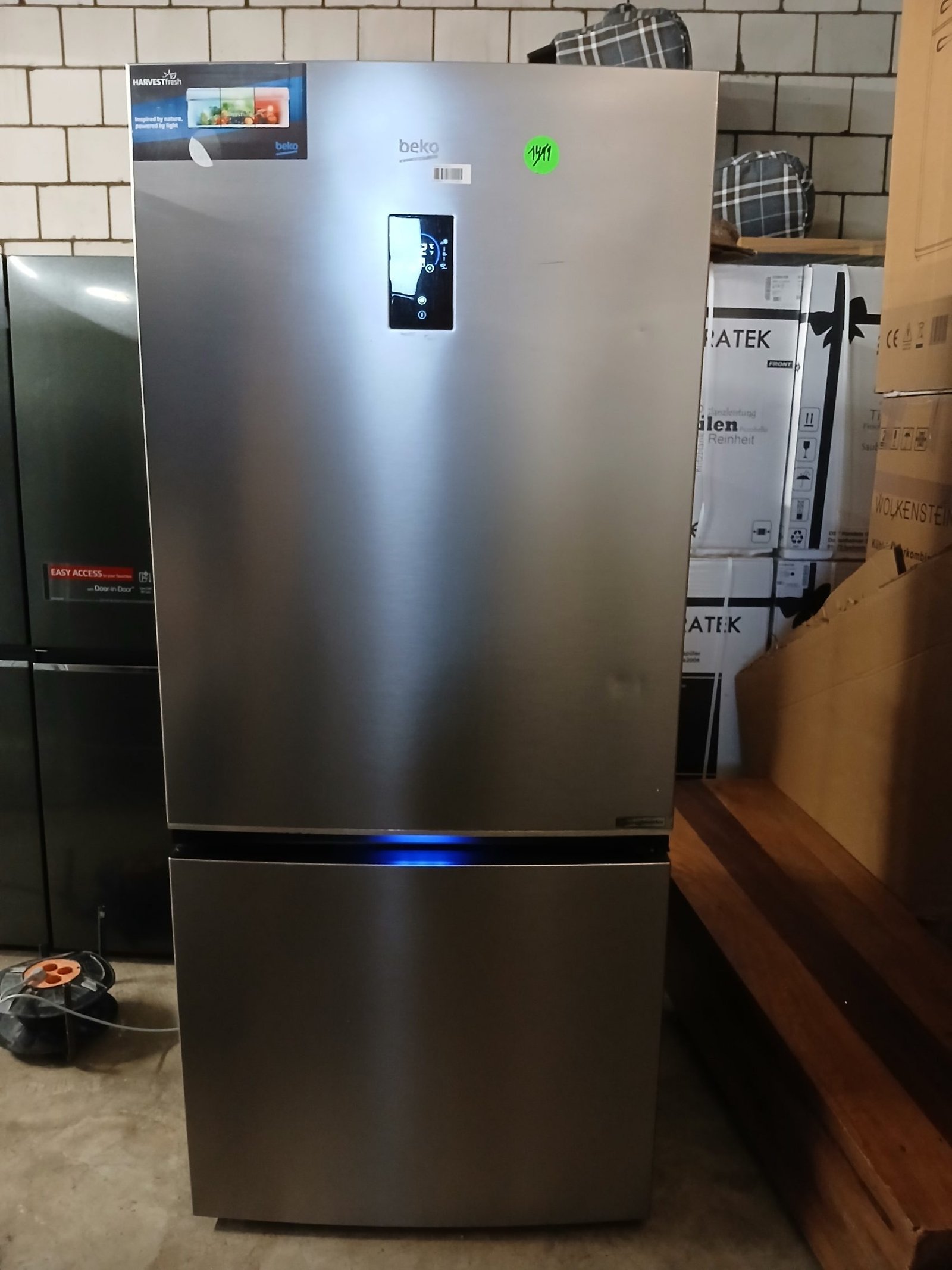 RCNE720E3VZXPN BEKO koel/vries combinatie Koel/vries vrijstaand, 192cm, 615L (430+185), NoFrost, 41dB, Tiptoets., LED, Energie F