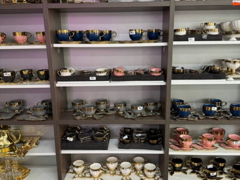 Koffiekopjes verschillende stijlen en afmetingen